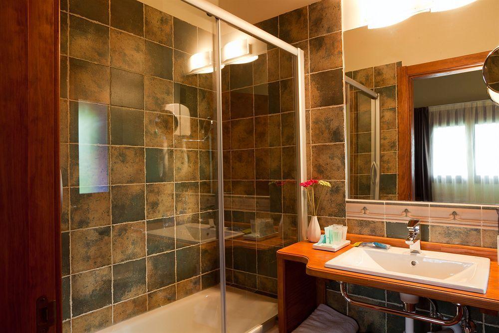 Hotel Txaraka Бермео Екстер'єр фото