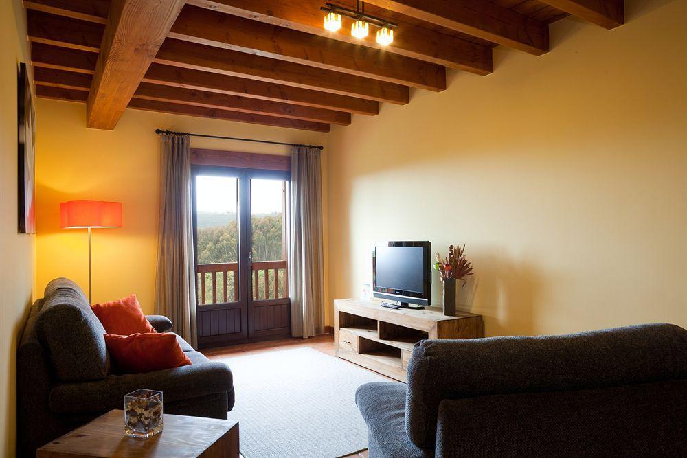Hotel Txaraka Бермео Екстер'єр фото