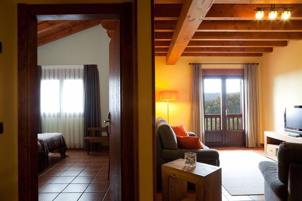 Hotel Txaraka Бермео Екстер'єр фото