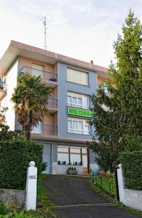 Hotel Txaraka Бермео Екстер'єр фото