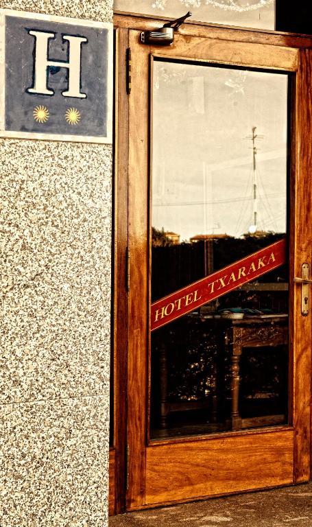 Hotel Txaraka Бермео Екстер'єр фото