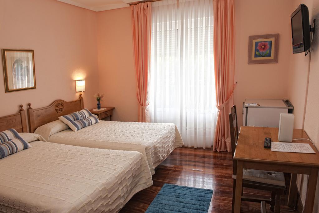 Hotel Txaraka Бермео Екстер'єр фото