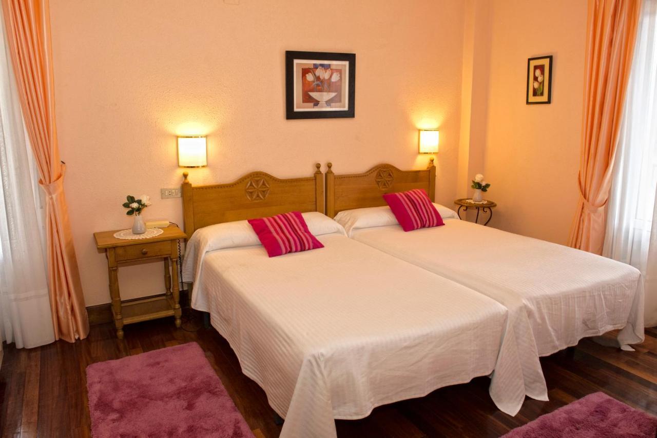 Hotel Txaraka Бермео Екстер'єр фото